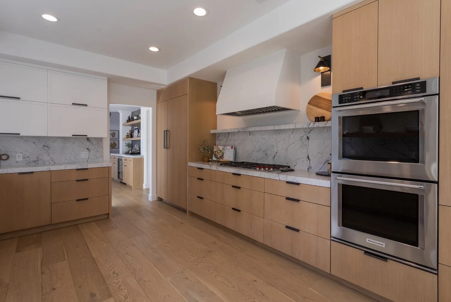Canyon House, range and double ovens in the project by KADI Design