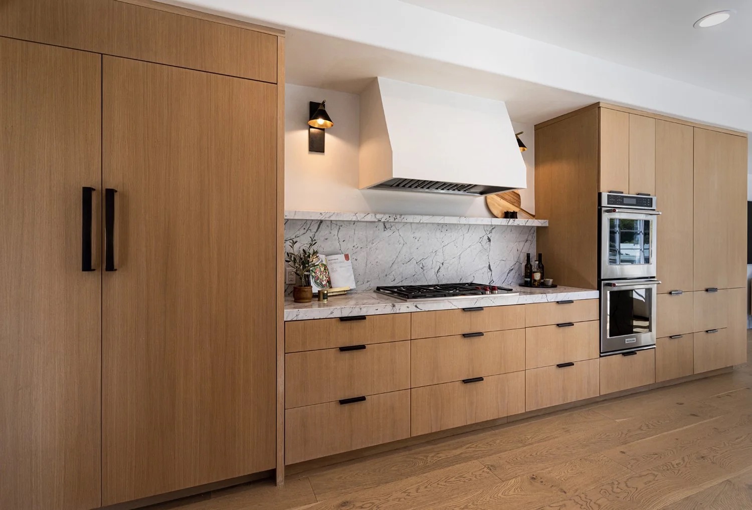 Canyon House, kitchen range in the project by KADI Design